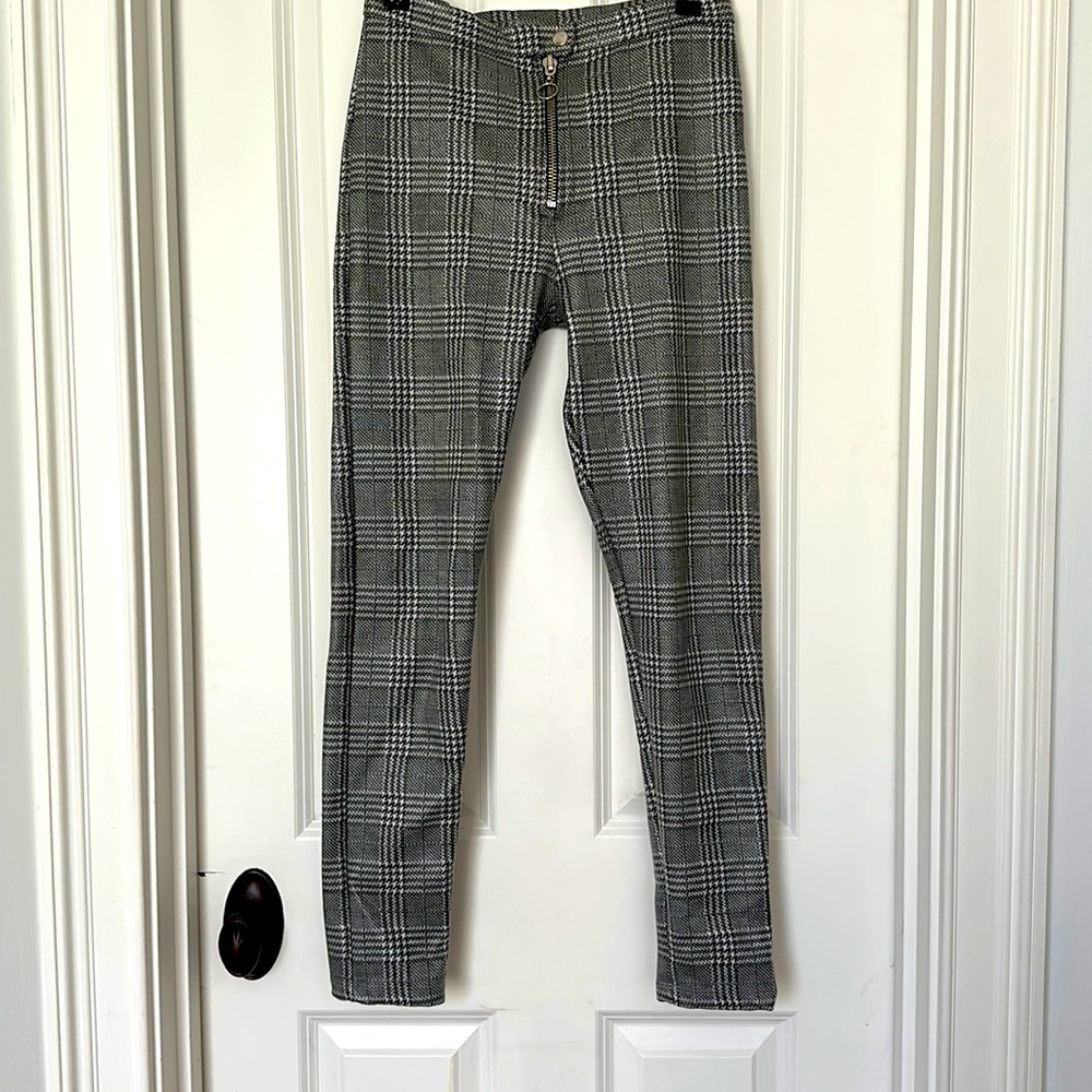 3/$30 Coated plaid zipper legging size 6 3/$20